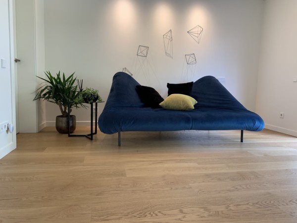 დიდი ფორმატი სამშრიანი პარკეტი მუხა გობი სელექტი