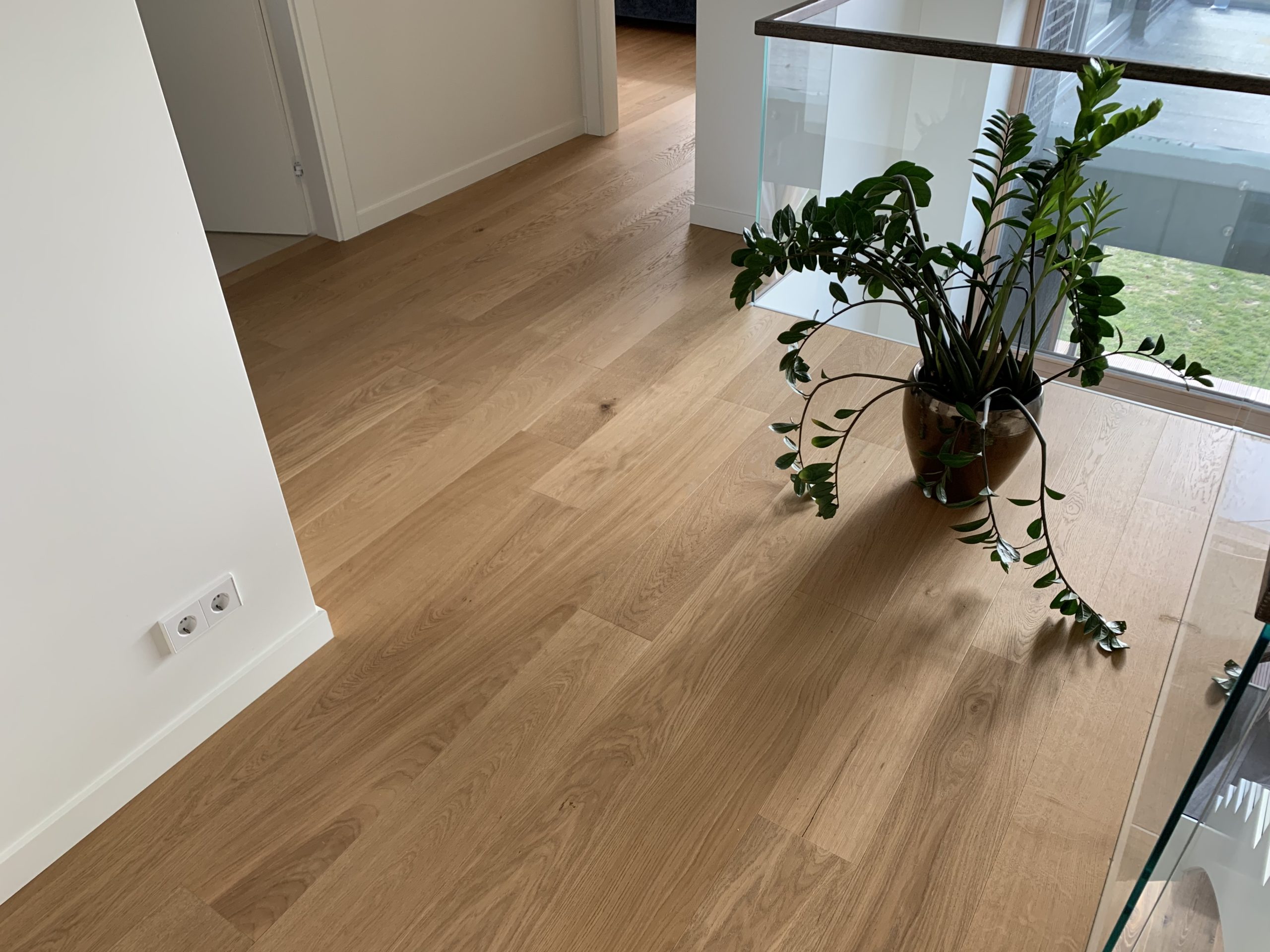 Oak-Uniform-Showroom-scaled